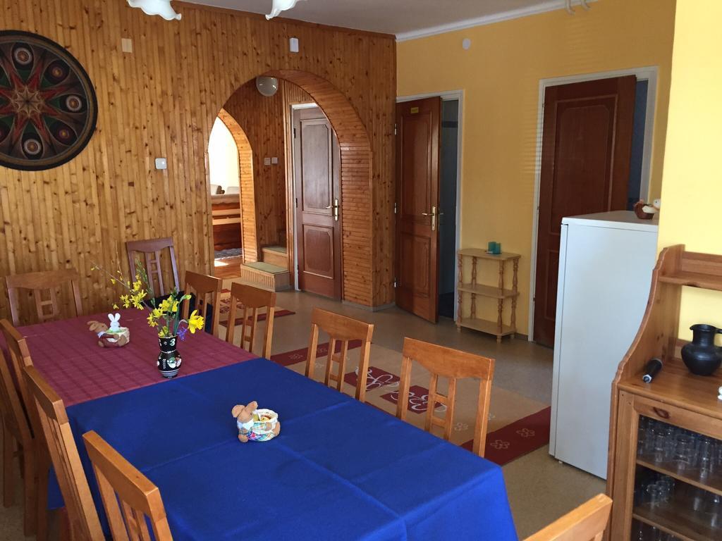 Hotel Galeria Vendeghaz Mezőkövesd Zewnętrze zdjęcie